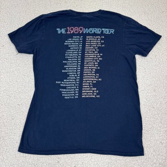TAYLOR SWIFT The 1989 World Tour Concert T Shirt Size M Top Double Sided Tee - Picture 3 of 5